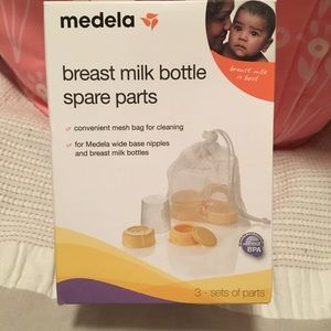 Medela breast milk bottle spare parts set - NIB